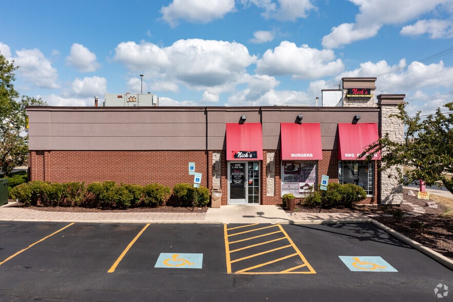 More Photos Of 4302-4442 E New York St, Aurora Unknown For Lease