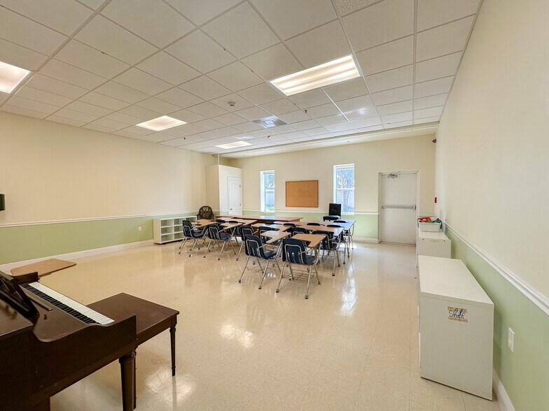 More Photos Of 499 S Nova Rd, Ormond Beach Schools For Sale