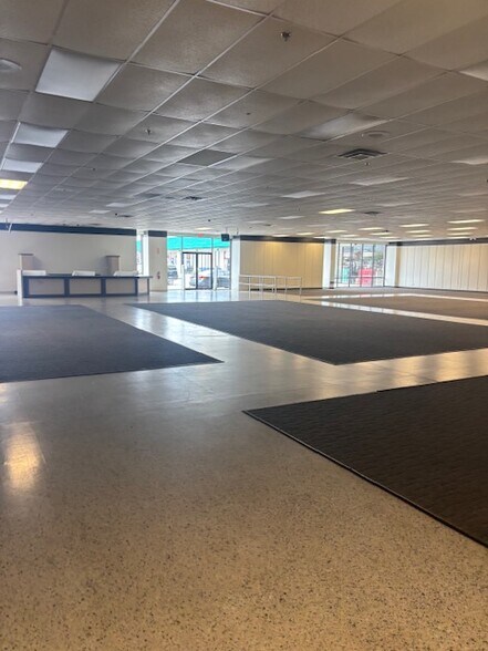 More Photos Of 965 Highway 80 W, Demopolis Unknown For Lease