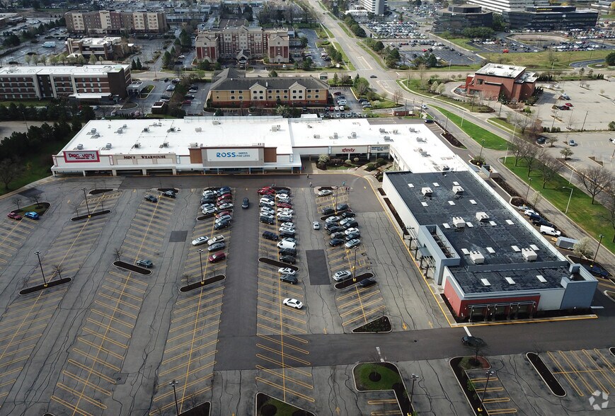 More Photos Of 1025-1255 E Golf Rd, Schaumburg Unknown For Lease
