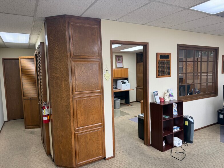 More Photos Of 484 Mobil Ave, Camarillo Office For Sale