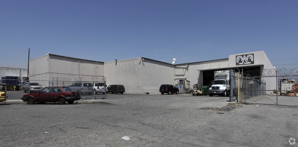 More Photos Of 7005 Tujunga Ave, North Hollywood Warehouse For Lease