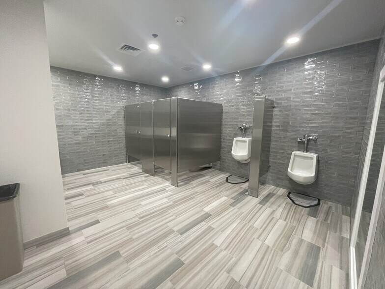 More Photos Of 7919 Mid America Blvd, Oklahoma City Office For Lease