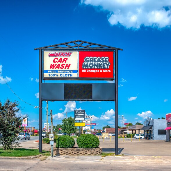 More Photos Of 311 S Timberland Dr, Lufkin Carwash For Sale