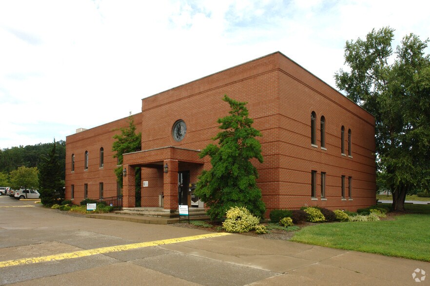 Primary Photo Of 2113 State St, New Albany Medical For Lease