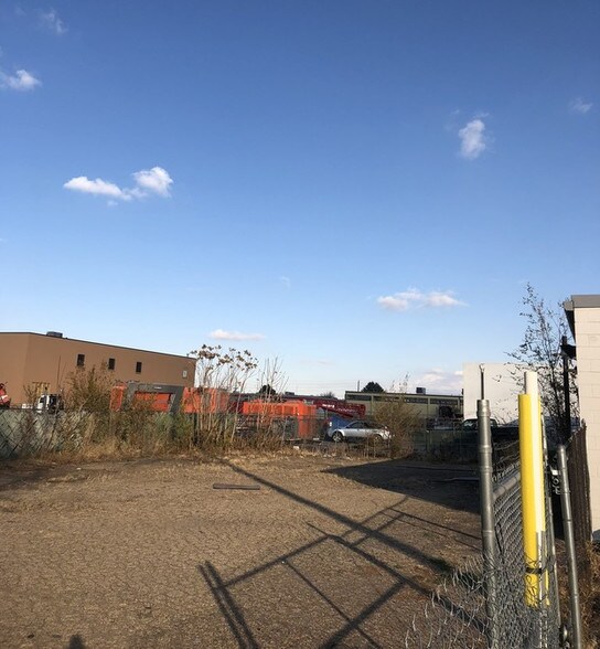 More Photos Of 4981 E 39th Ave, Denver Warehouse For Sale