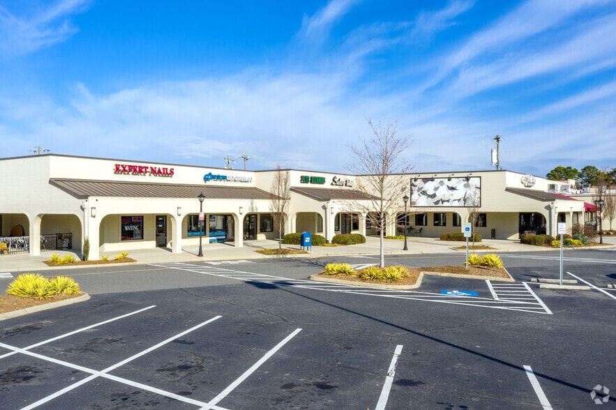 Primary Photo Of 7601-7715 Pineville Matthews Rd, Charlotte General Retail For Lease