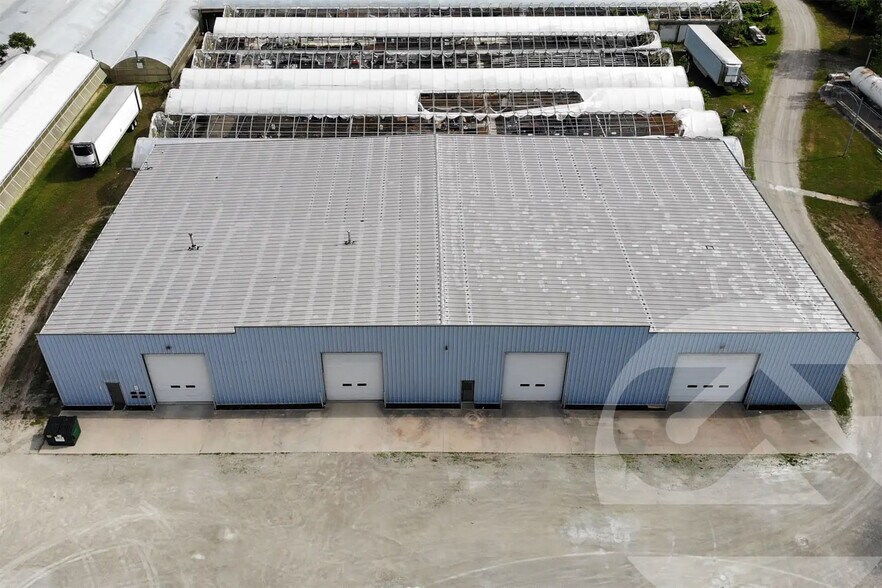 Primary Photo Of 3901 Hill Ave, Toledo Garden Center For Lease