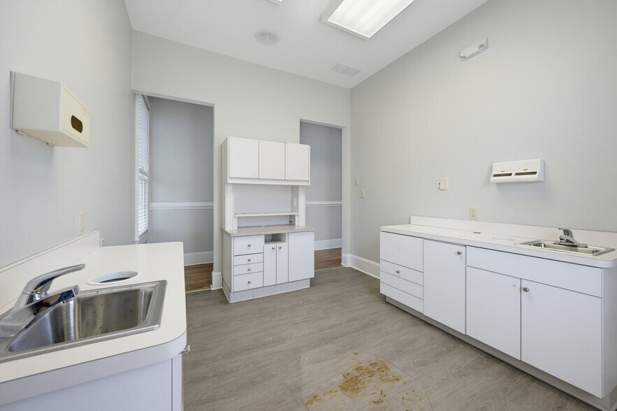 More Photos Of 129 Marble Mill Rd, Marietta Medical For Sale