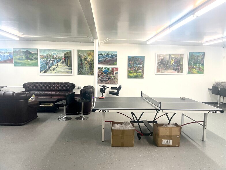 More Photos Of 8212-8214 San Fernando Rd, Sun Valley Light Distribution For Sale