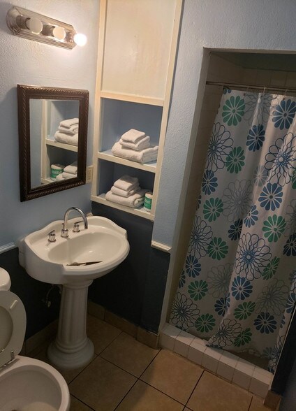 More Photos Of 1506 Las Vegas Blvd S, Las Vegas Hotel For Sale