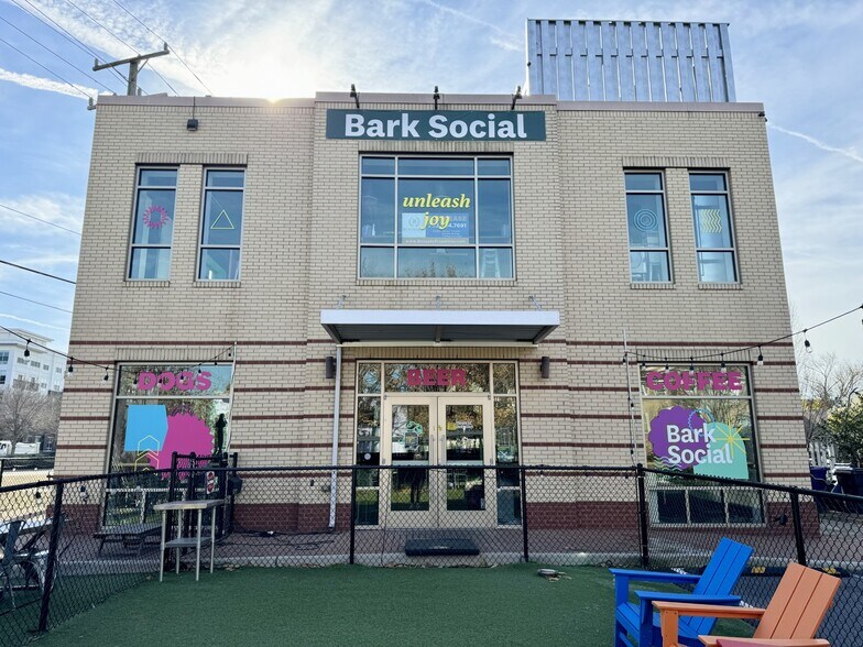 Primary Photo Of 529 E Howell Ave, Alexandria Restaurant For Lease