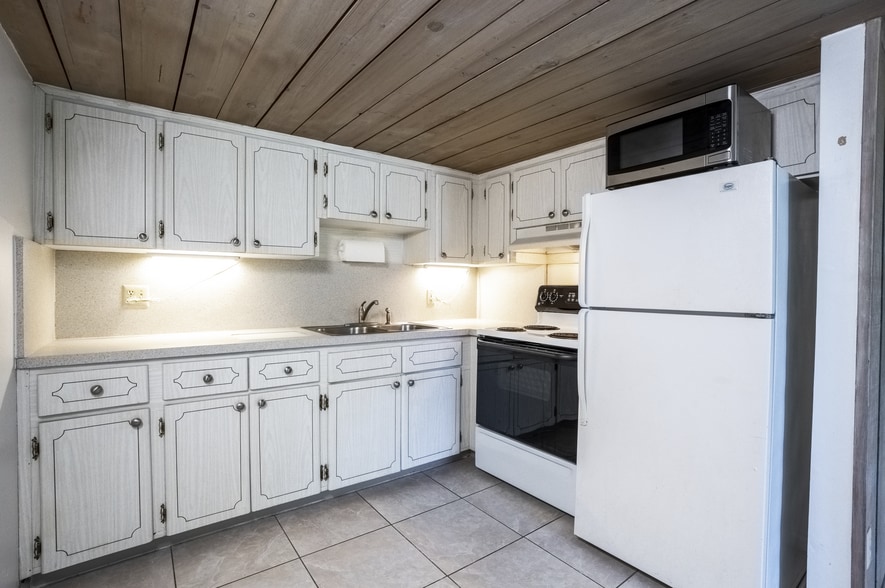 More Photos Of 325 NW Spanish River Blvd, Boca Raton Apartments For Sale