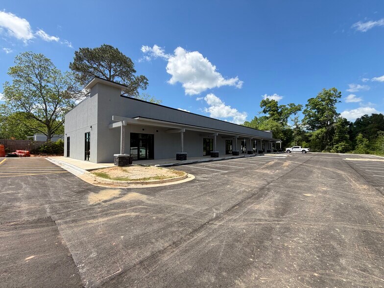 More Photos Of 5950 9 Mile, Pensacola Storefront For Lease