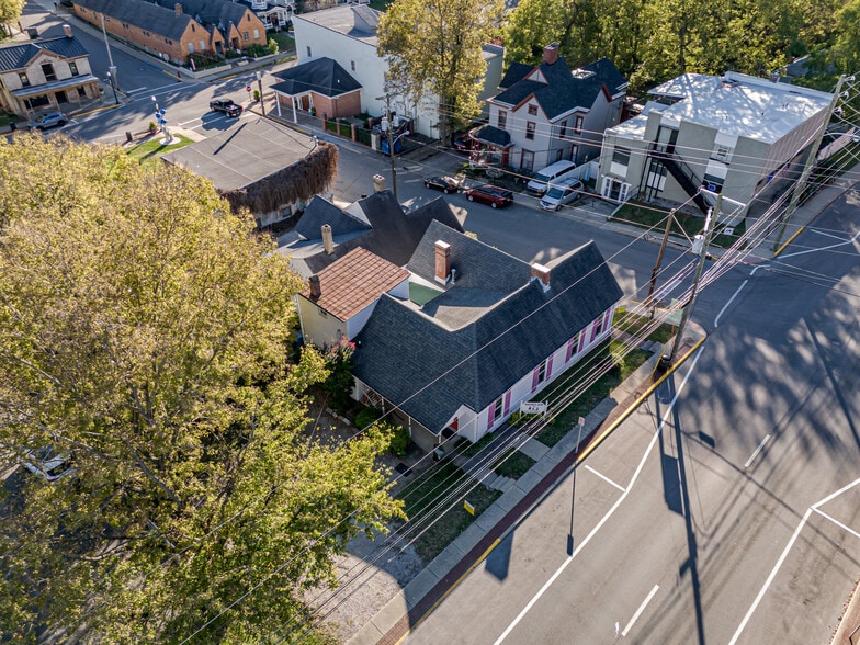 More Photos Of 724 Washington St, Shelbyville Freestanding For Sale