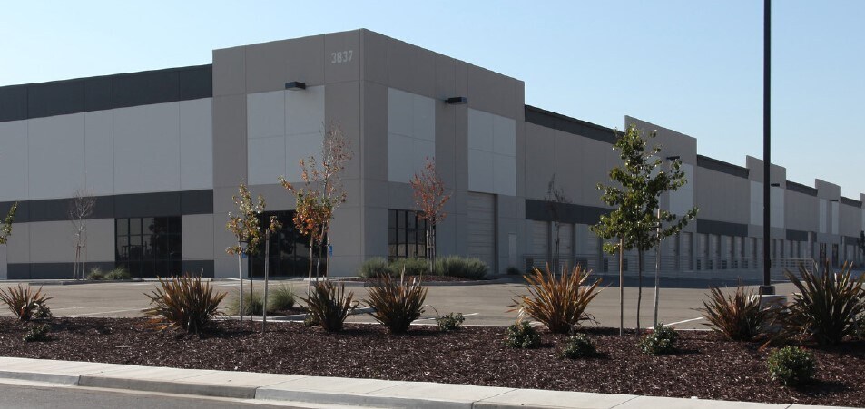 More Photos Of 3837 Producers Dr, Stockton Warehouse For Lease