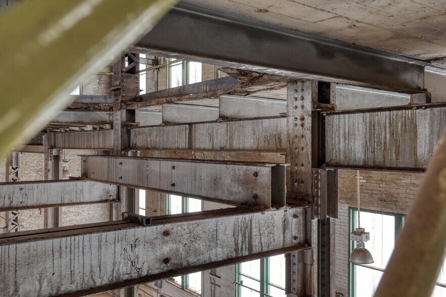 More Photos Of 1457 Coffeen, Sheridan Warehouse For Sale