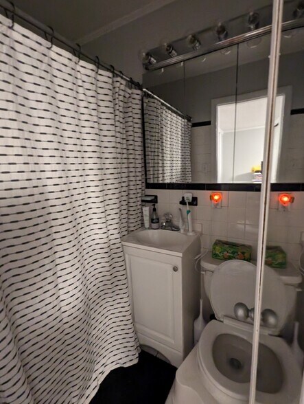 More Photos Of 28 Bohack Ct, Sayville Apartments For Sale