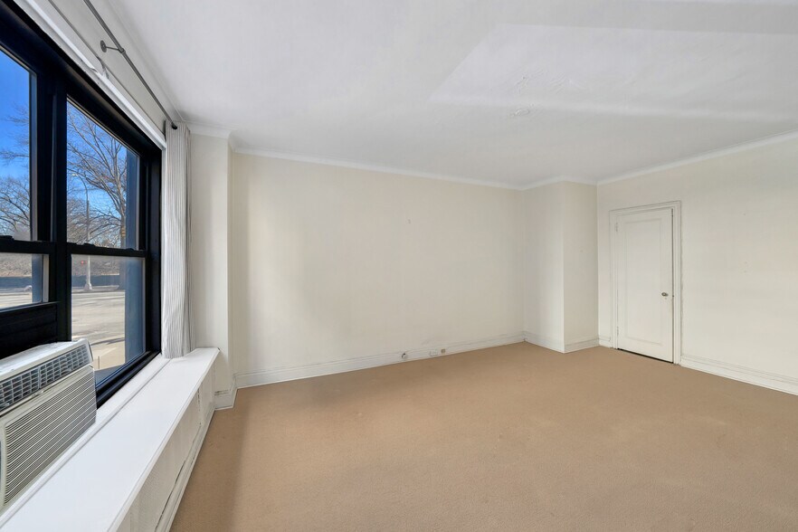 More Photos Of 262 Central Park W, New York Multifamily For Sale