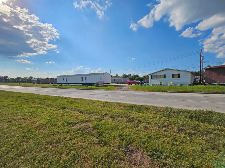 More Photos Of 3733 N Alexander Dr, Baytown Land For Sale