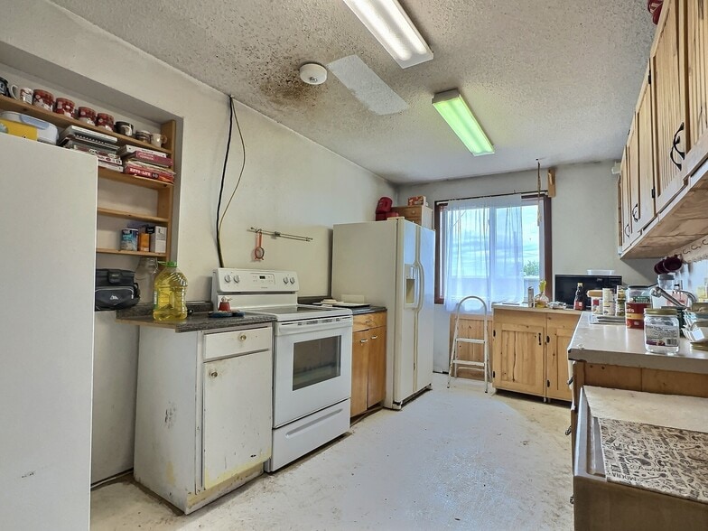 More Photos Of 130 Commercial Ln, Sundance Office For Sale