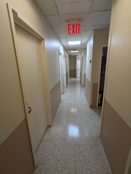 More Photos Of 1055 E Tremont Ave, Bronx Medical For Lease