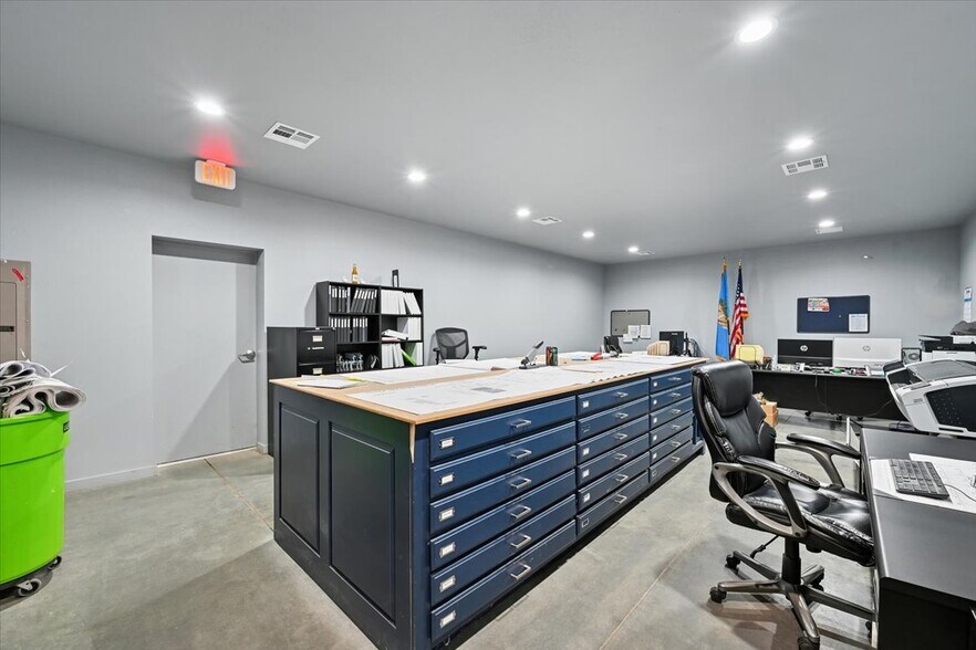 More Photos Of 22390 E 111th St, Broken Arrow Warehouse For Lease