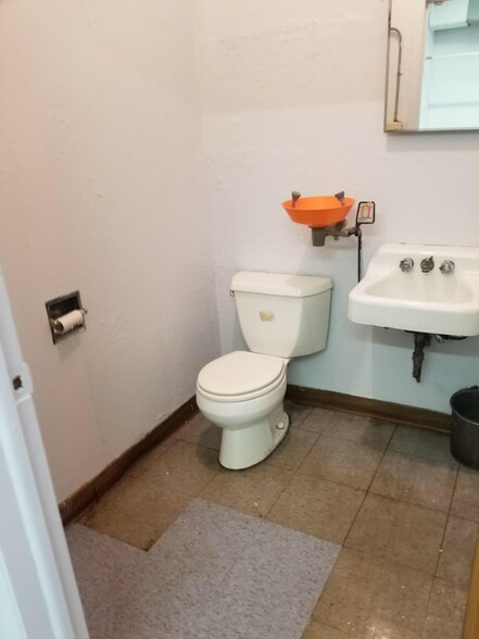 More Photos Of 611-625 Wentworth Ave, Calumet City General Retail For Sale