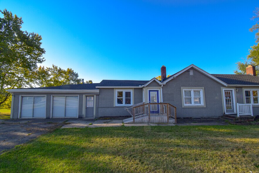 More Photos Of 1498-1502 W Main St, Tipp City Loft Creative Space For Lease