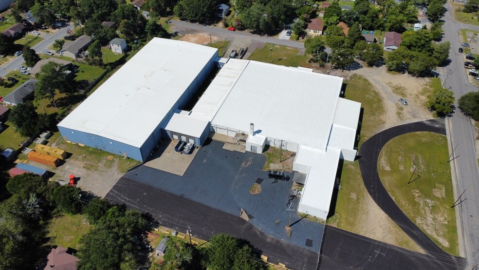 Primary Photo Of 1651 Holland St, West Columbia Warehouse For Lease