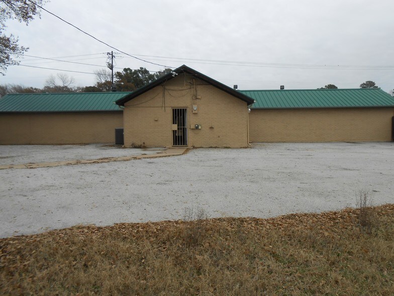 More Photos Of 1624 N Northwest Loop 323, Tyler Freestanding For Sale