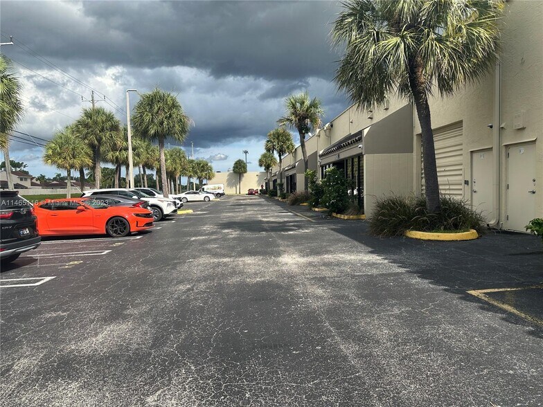 More Photos Of 6187 NW 167th St, Miami Lakes Office For Sale