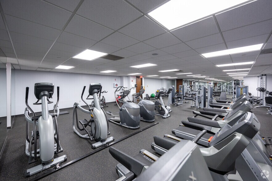 More Photos Of 210 Interstate N Pky SE, Atlanta Unknown For Lease