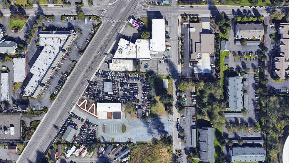 More Photos Of 15615 Highway 99, Lynnwood Warehouse For Lease