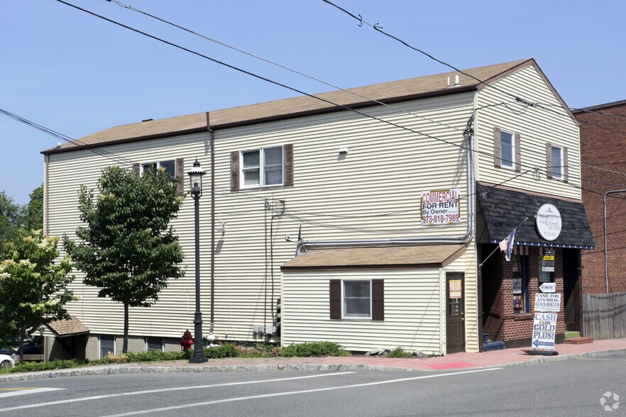 More Photos Of 10 Main St, Hamburg Storefront Retail Residential For Lease