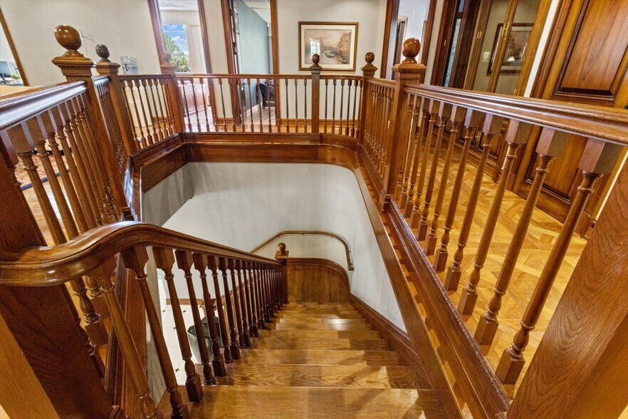 More Photos Of 268 S Suncoast Blvd, Crystal River Office For Sale