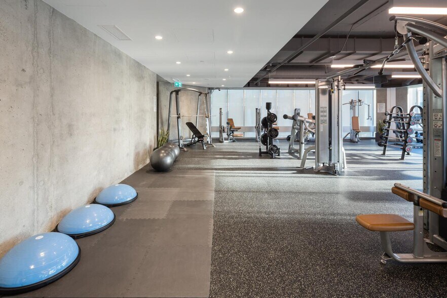 More Photos Of 1500 W Georgia St, Vancouver Office For Lease