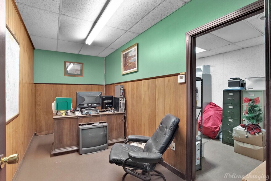 More Photos Of 250 Montgomery St, Shreveport Warehouse For Sale