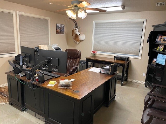 More Photos Of 206 Shelby Rd, Everman Warehouse For Sale