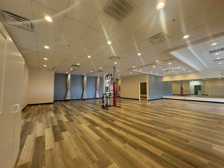 More Photos Of 4 Lexington Ave, East Brunswick Unknown For Lease