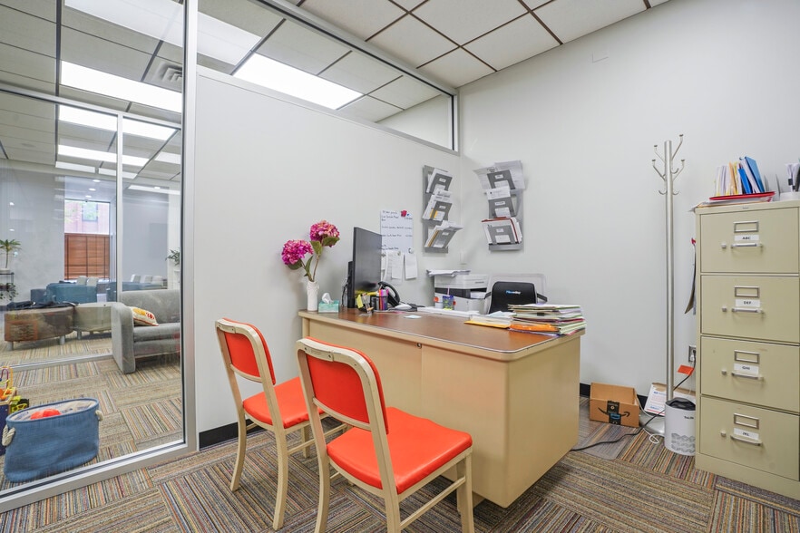 More Photos Of 283 N Broad St, Elizabeth Freestanding For Lease