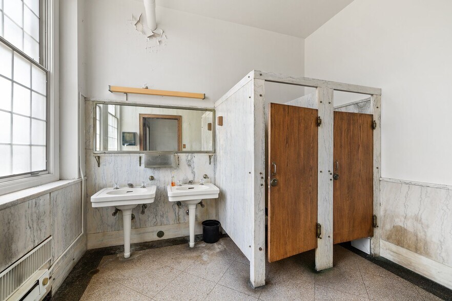 More Photos Of 380 N Main St, Mansfield Office Residential For Sale