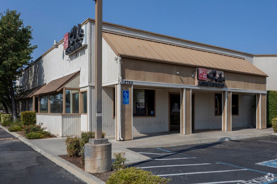 More Photos Of 2700-2780 W Shaw Ave, Fresno Unknown For Lease