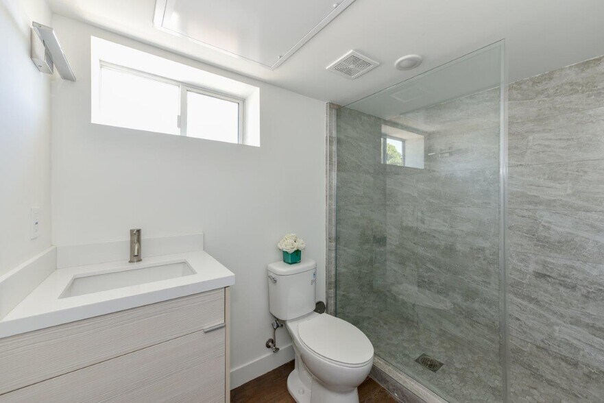 More Photos Of 1245 N New Hampshire Ave, Los Angeles Apartments For Sale