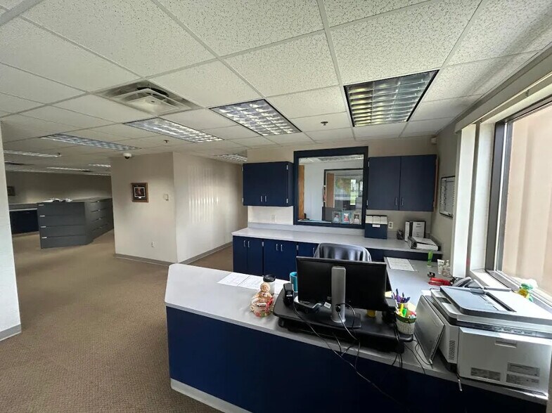 More Photos Of 1920 Lookout Dr, North Mankato Warehouse For Sale