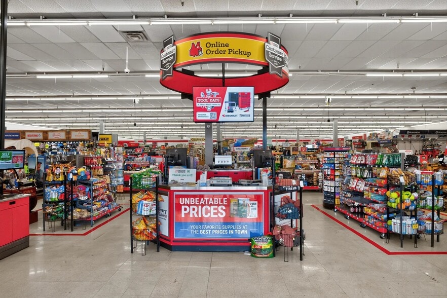 More Photos Of 28 Whites Crossing Plaza, Whiteville General Retail For Sale