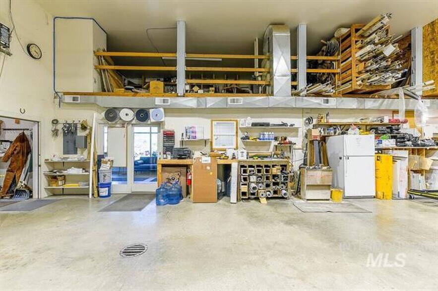 More Photos Of 603 & 621 N Main St, Moscow Distribution For Sale