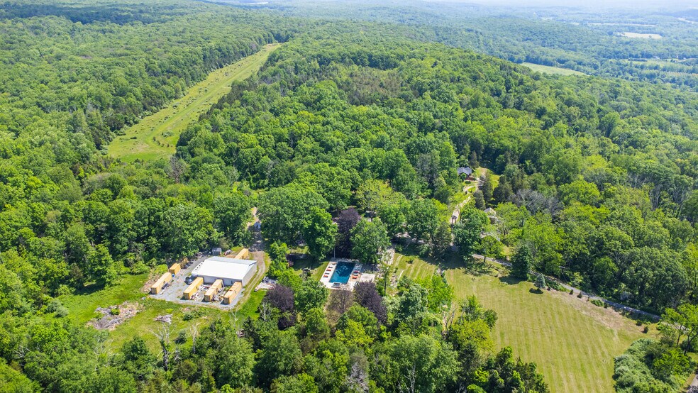 More Photos Of 62 Mount Pleasant Rd, Columbia Specialty For Sale