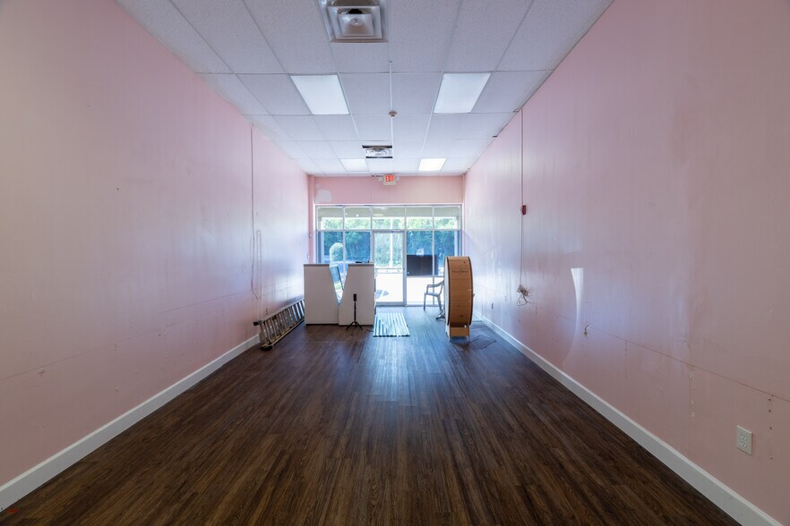 More Photos Of 3353 Dunn Ave, Jacksonville Storefront For Lease