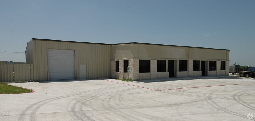 More Photos Of 13419 Immanuel Rd, Pflugerville Warehouse For Lease